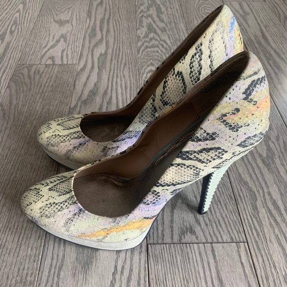 Beautiful Rachel Roy Multicolored Pumps😍💙💜 - Picture 2 of 7